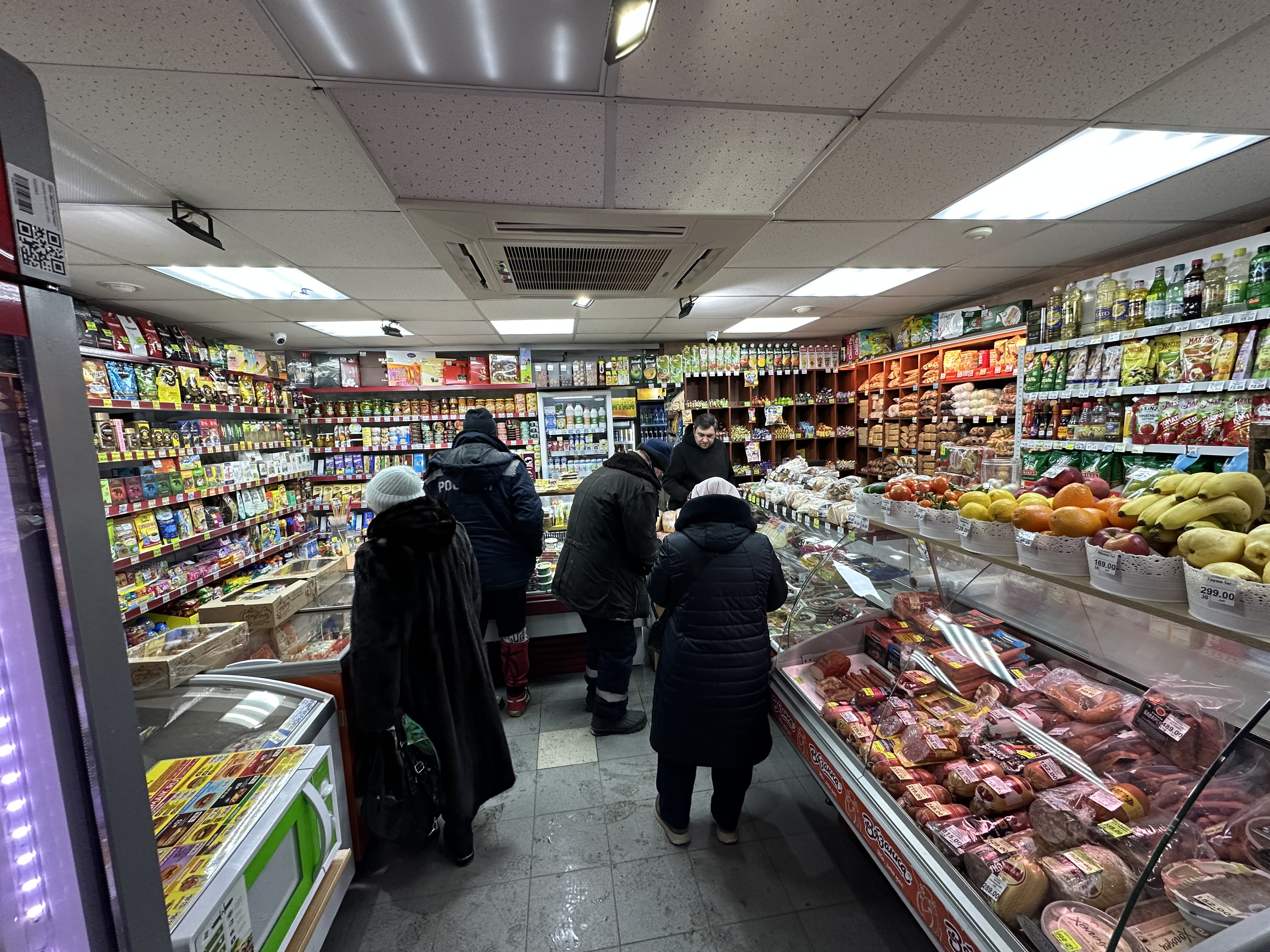 Продуктовый павильон в Свердловском районе. Е