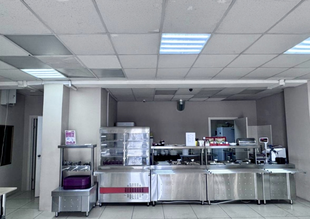 Столовая на Взлётке. Ж