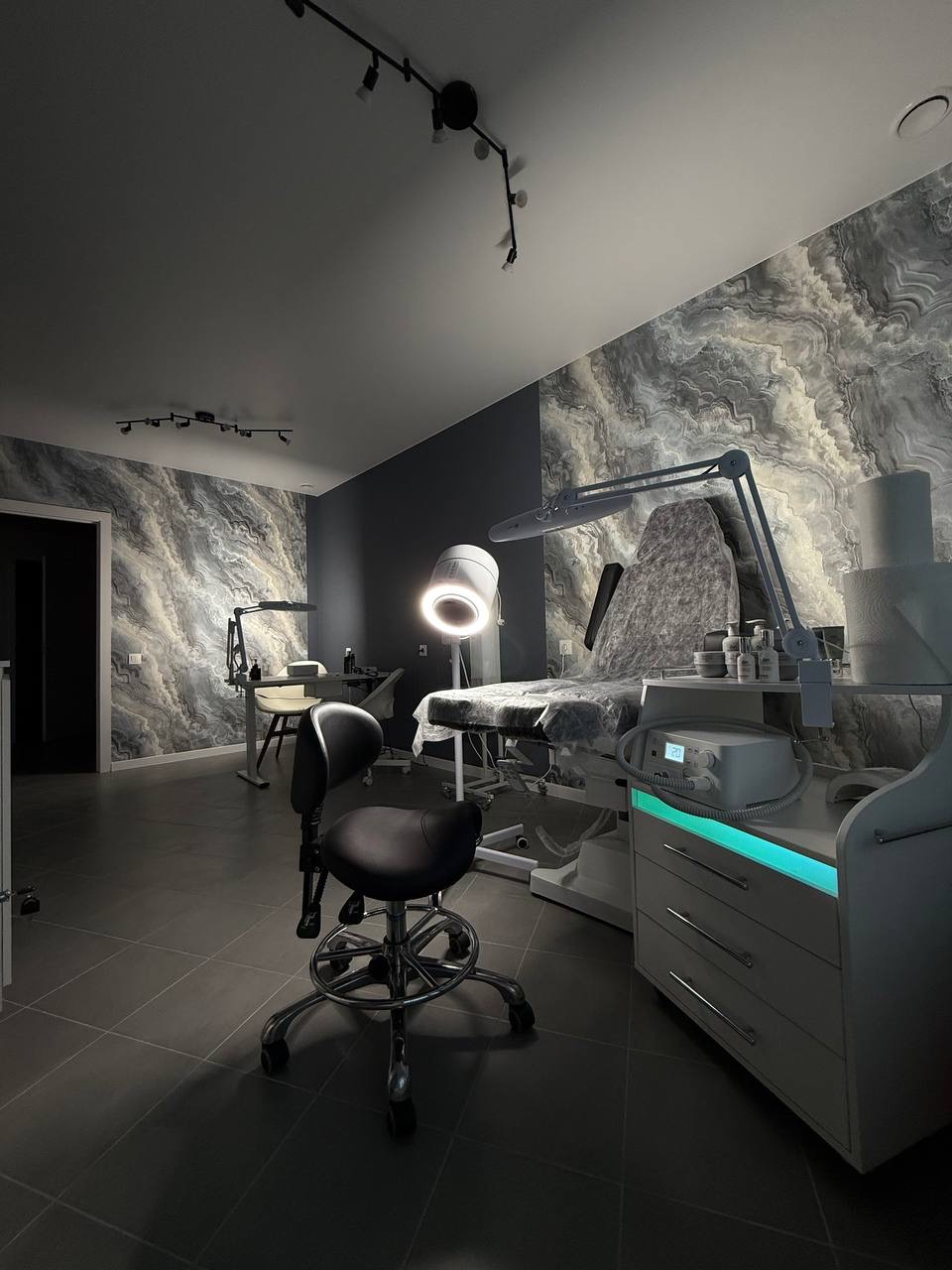 Салон красоты в Октябрьском районе. С